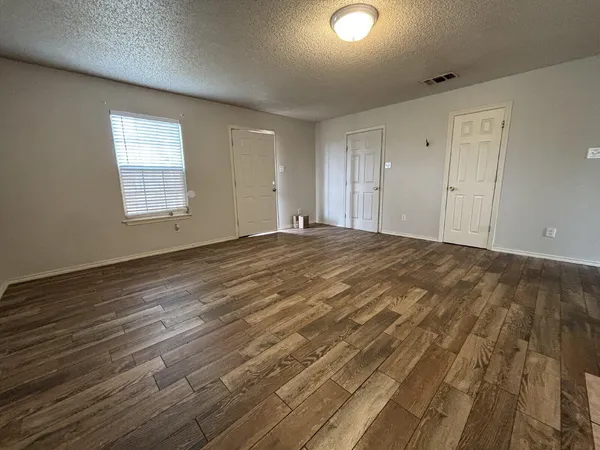 $1,000 | 528 42nd Street, Lubbock, TX 79404