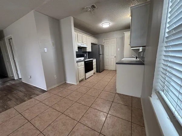 $1,000 | 528 42nd Street, Lubbock, TX 79404