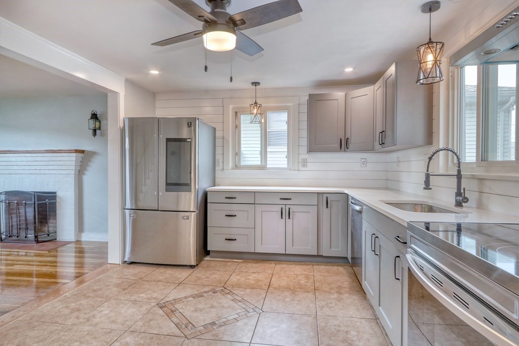 163 Rumney Road Revere, MA 02151 - Photo 8 of 27 Gallery Image 8