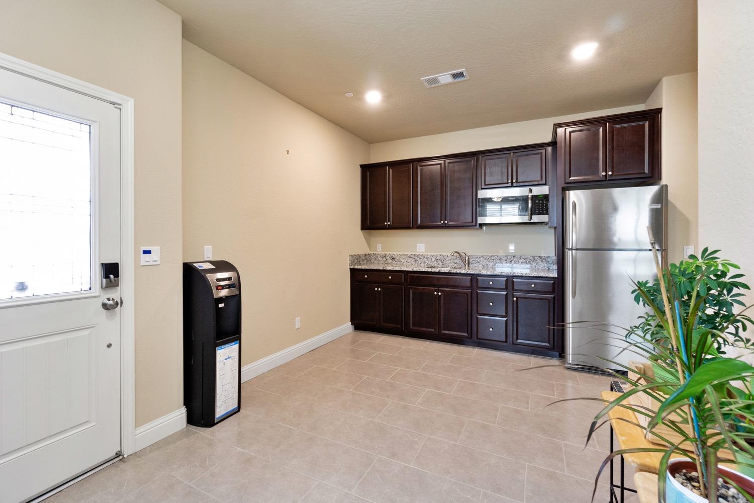 881 Strada Street Lemoore, CA 93245 - Photo 24 of 39 NextGen Kitchen/Dining