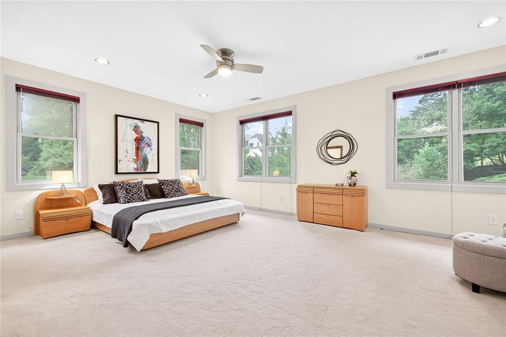 4812 Lake Forrest Drive Northwest Sandy Springs, GA 30342 - Photo 11 of 56