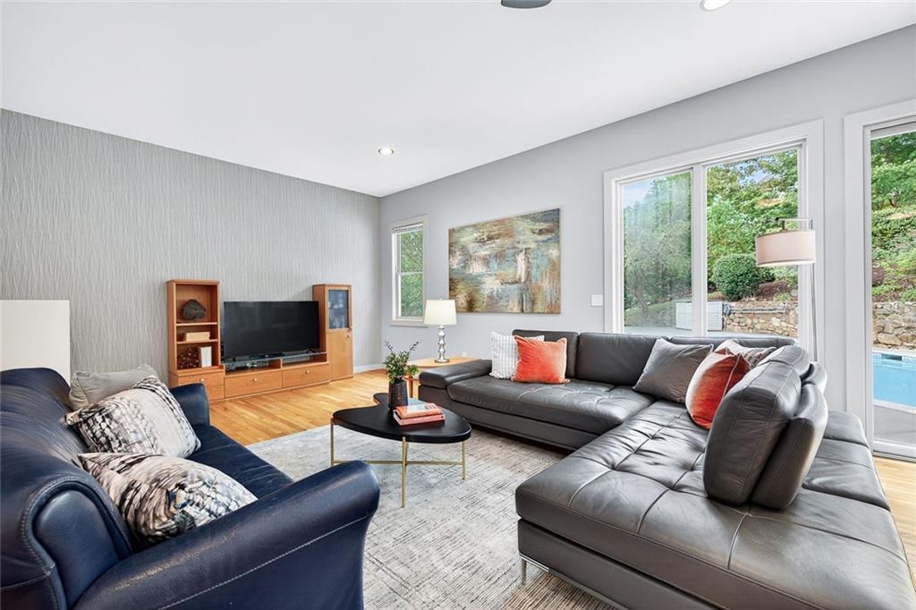 4812 Lake Forrest Drive Northwest Sandy Springs, GA 30342 - Photo 13 of 56