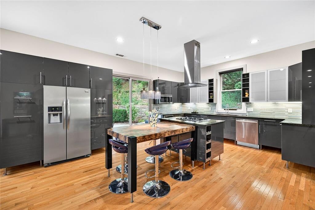 4812 Lake Forrest Drive Northwest Sandy Springs, GA 30342 - Photo 16 of 56