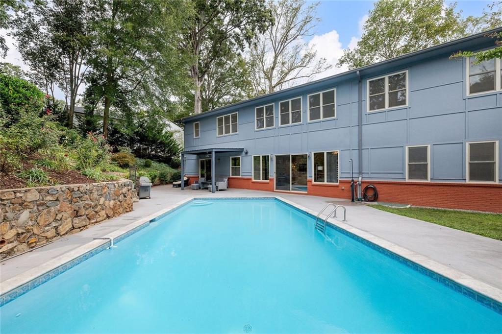 4812 Lake Forrest Drive Northwest Sandy Springs, GA 30342 - Photo 4 of 56