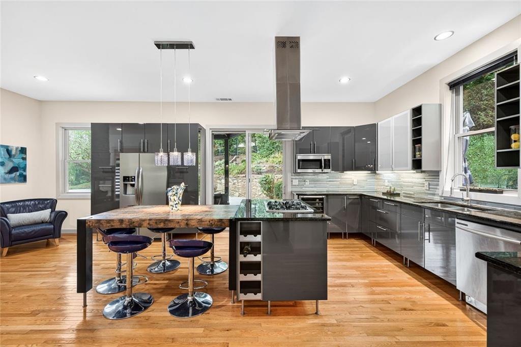 4812 Lake Forrest Drive Northwest Sandy Springs, GA 30342 - Photo 7 of 56