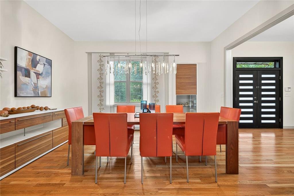 4812 Lake Forrest Drive Northwest Sandy Springs, GA 30342 - Photo 10 of 56