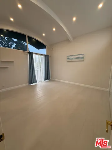 $5,950 | 13218 Fiji Way, Unit J, Marina del Rey, CA 90292