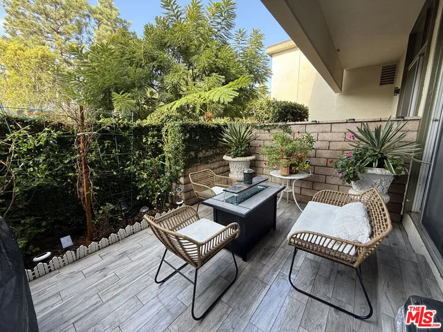 $5,950 | 13218 Fiji Way, Unit J, Marina del Rey, CA 90292