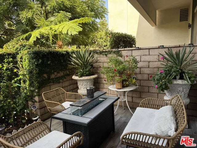 $5,950 | 13218 Fiji Way, Unit J, Marina del Rey, CA 90292