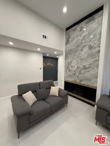 $5,950 | 13218 Fiji Way, Unit J, Marina del Rey, CA 90292