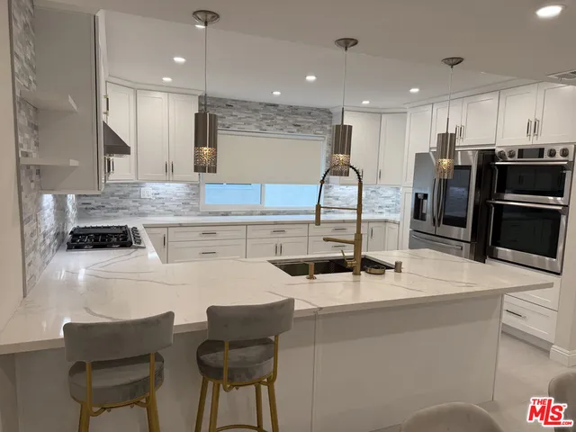 $5,950 | 13218 Fiji Way, Unit J, Marina del Rey, CA 90292