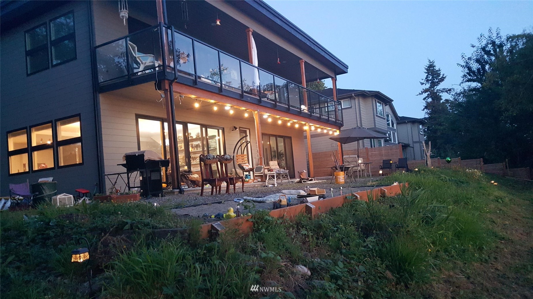 a view of a building with sitting area