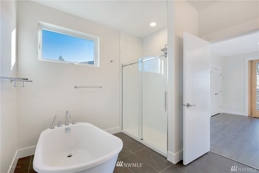 920 Ruby Street Blaine, WA 98230 - Photo 13 of 40 a bathroom with a sink and a mirror