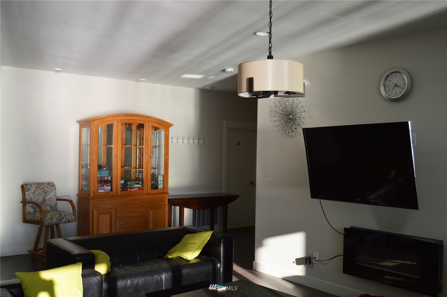 920 Ruby Street Blaine, WA 98230 - Photo 18 of 40 a living room with furniture and a flat screen tv