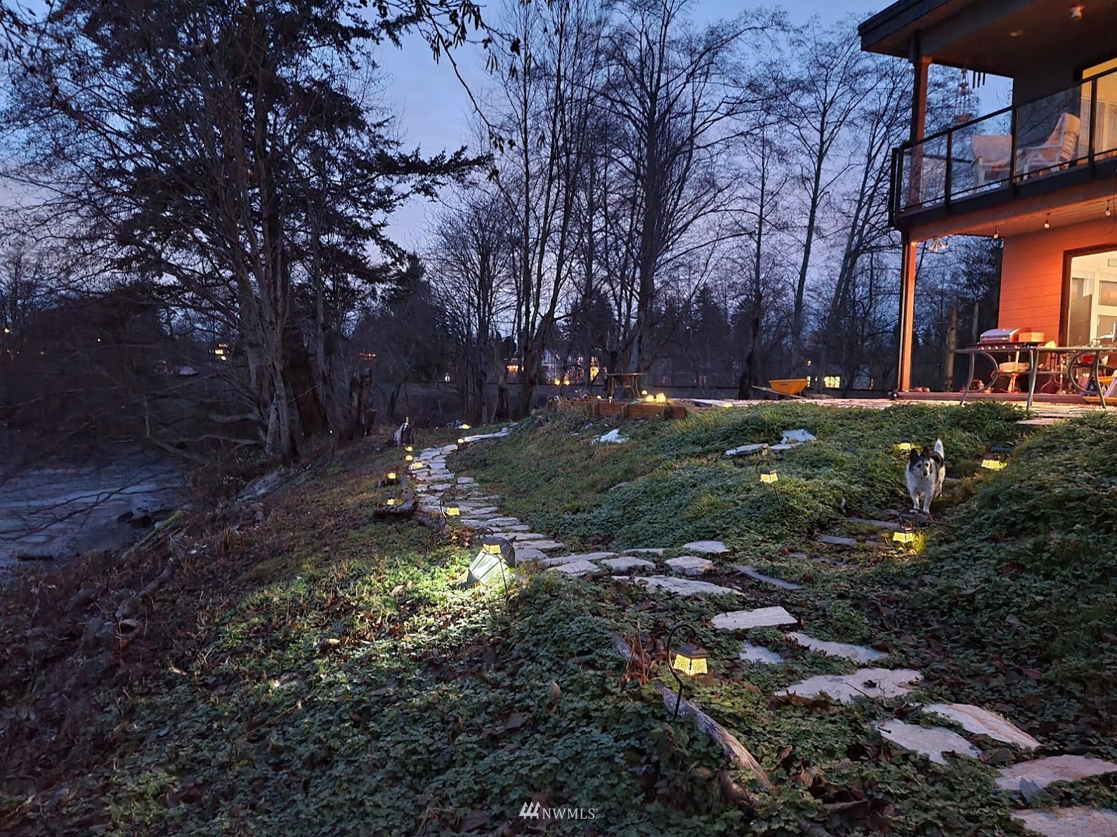 920 Ruby Street Blaine, WA 98230 - Photo 36 of 40 a backyard of a house with lots of green space