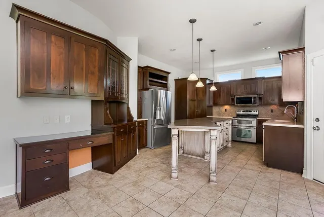 $639,000 | 28993 Blue Stem Drive, Paola, KS 66071