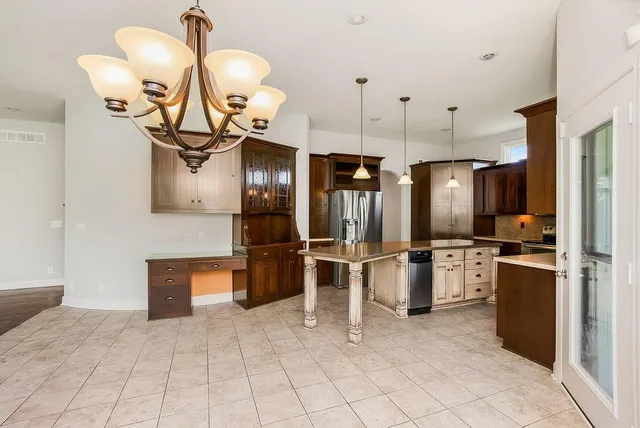 $639,000 | 28993 Blue Stem Drive, Paola, KS 66071