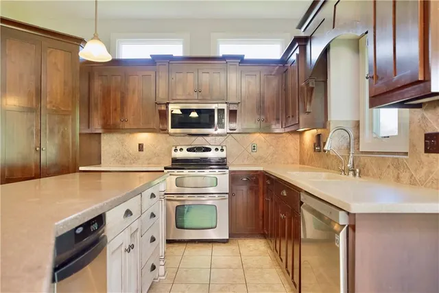 $639,000 | 28993 Blue Stem Drive, Paola, KS 66071