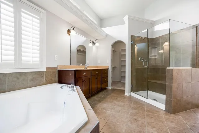 $639,000 | 28993 Blue Stem Drive, Paola, KS 66071