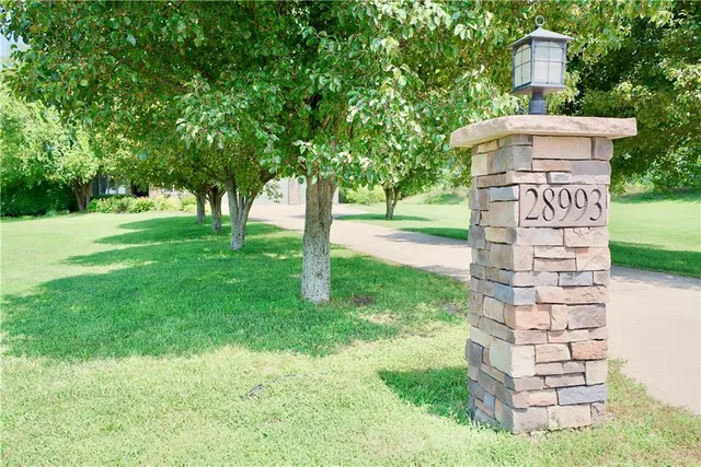 $639,000 | 28993 Blue Stem Drive, Paola, KS 66071