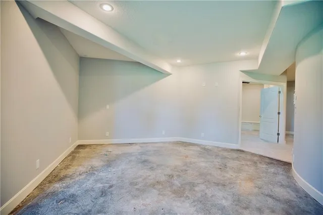 $639,000 | 28993 Blue Stem Drive, Paola, KS 66071