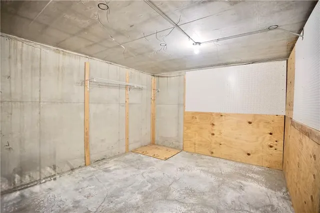 $639,000 | 28993 Blue Stem Drive, Paola, KS 66071