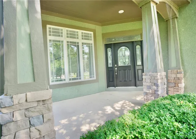 $639,000 | 28993 Blue Stem Drive, Paola, KS 66071