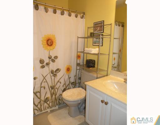 404 Draco Road Piscataway, NJ 08854 - Photo 5 of 10 Gallery Image 5