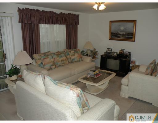 404 Draco Road Piscataway, NJ 08854 - Photo 9 of 10 Gallery Image 9