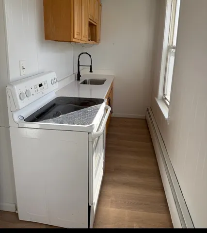 $1,600 | 8 Bourne Street, Unit 2R, Worcester, MA 01606
