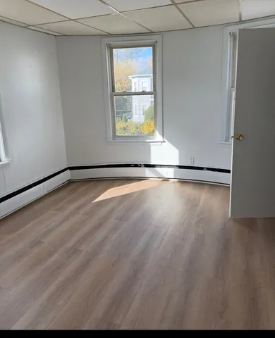 $1,600 | 8 Bourne Street, Unit 2R, Worcester, MA 01606