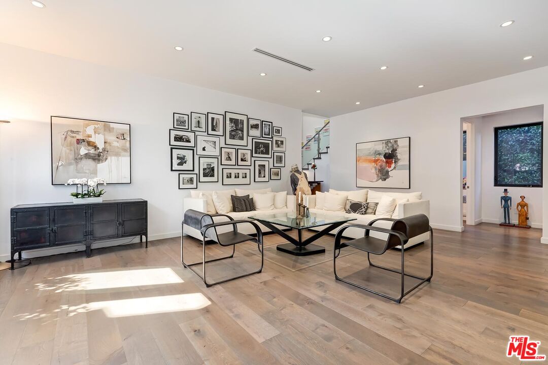 10521 Northvale Road Los Angeles, CA 90064 - Photo 14 of 52 a living room with furniture