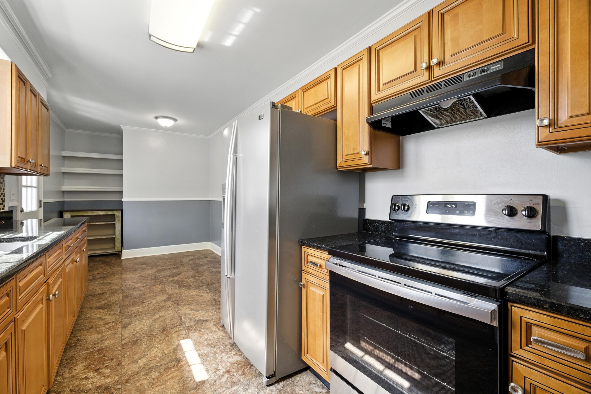 1613 Kissingbower Road Augusta, GA 30904 - Photo 16 of 35 Electric range