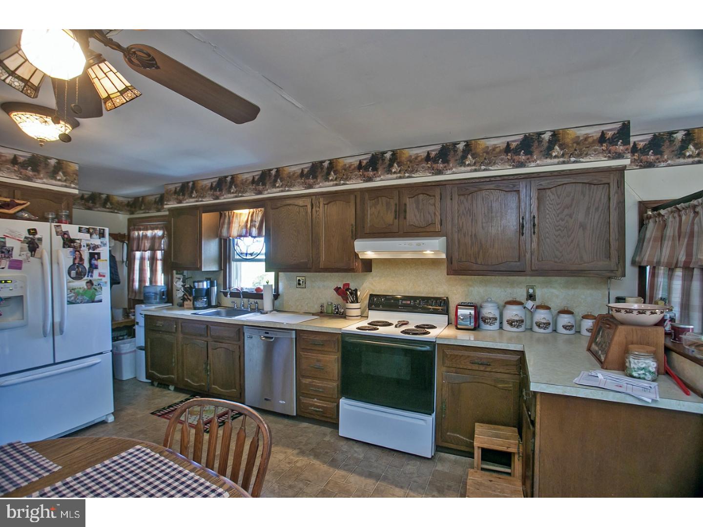 61 Black Road Pilesgrove, NJ 08098 - Photo 5 of 25 Kitchen