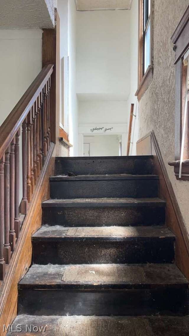417 Cleveland Road Cleveland, OH 44108 - Photo 11 of 24 Gallery Image 11