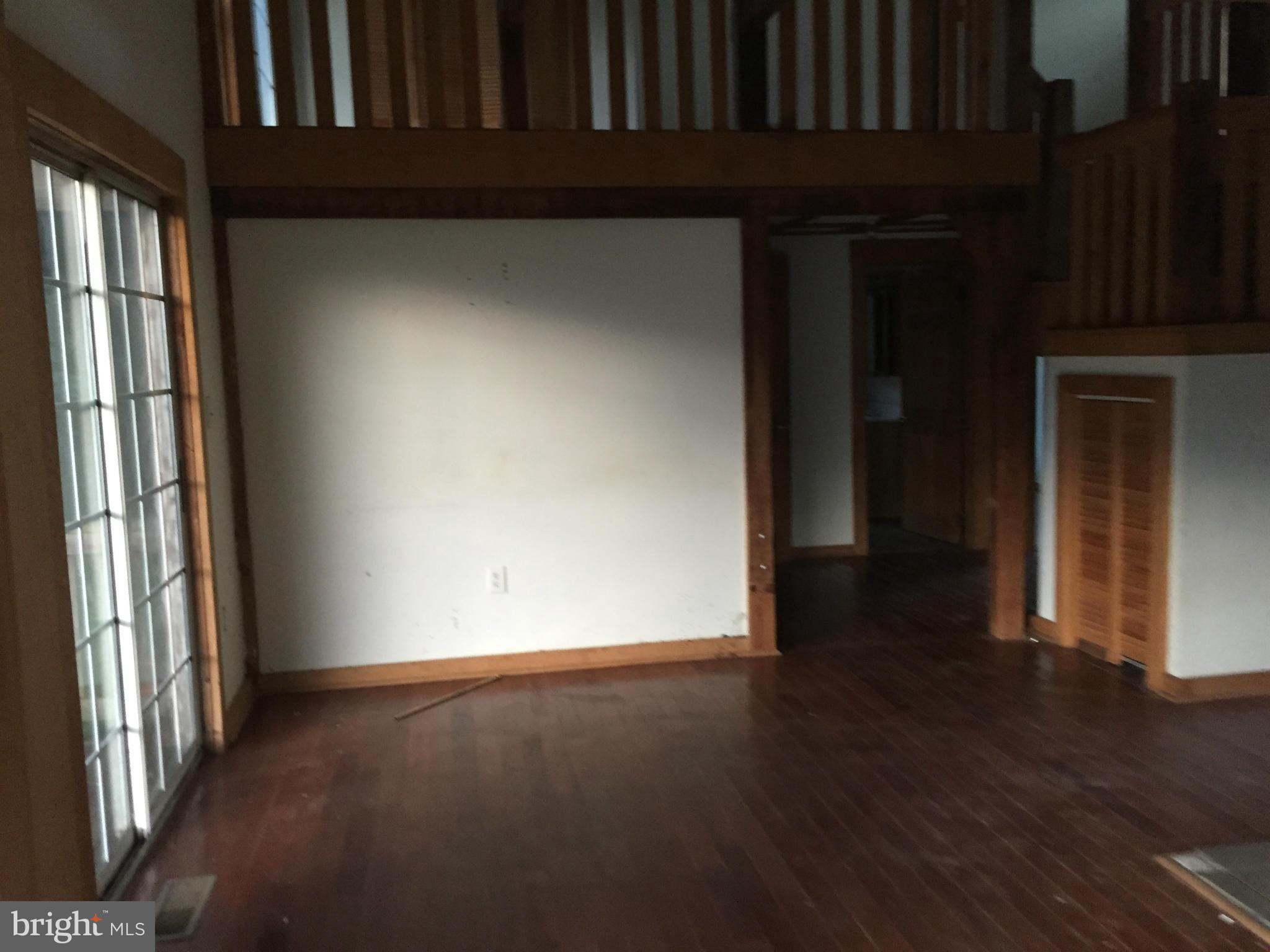 8430 Mountain Laurel Road Boonsboro, MD 21713 - Photo 5 of 15 Living Room