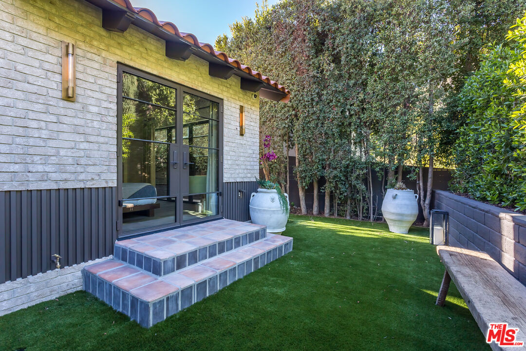 1707 Rising Glen Road Los Angeles, CA 90069 - Photo 43 of 54