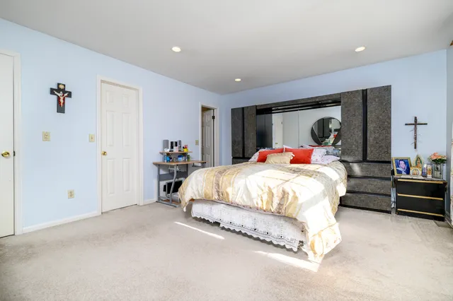 $499,000 | 209 Seaside Avenue, Unit 2, Stamford, CT 06902