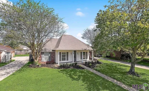 $2,400 | 36442 Manchac Trace Avenue, Prairieville, LA 70769