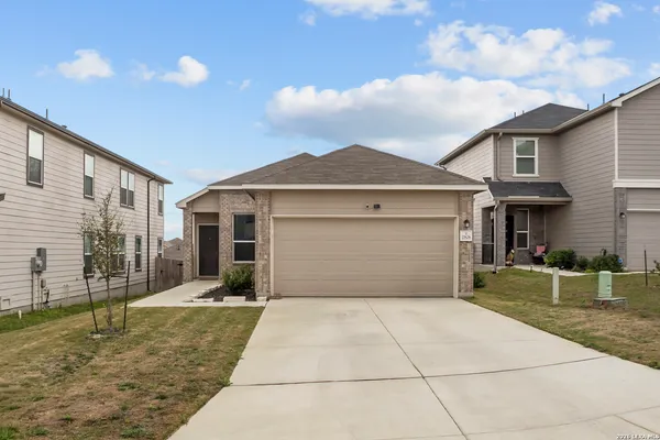 $1,750 | 11806 Red Pheasant, San Antonio, TX 78245