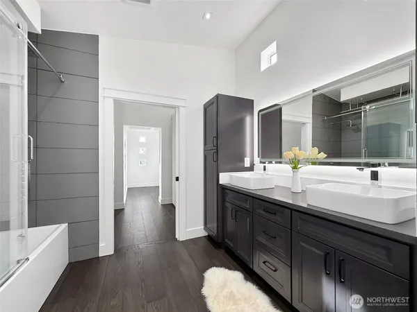 $1,100,000 | 620 Stevens Avenue Northwest, Renton, WA 98057