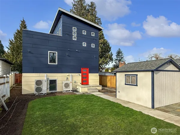 $1,100,000 | 620 Stevens Avenue Northwest, Renton, WA 98057