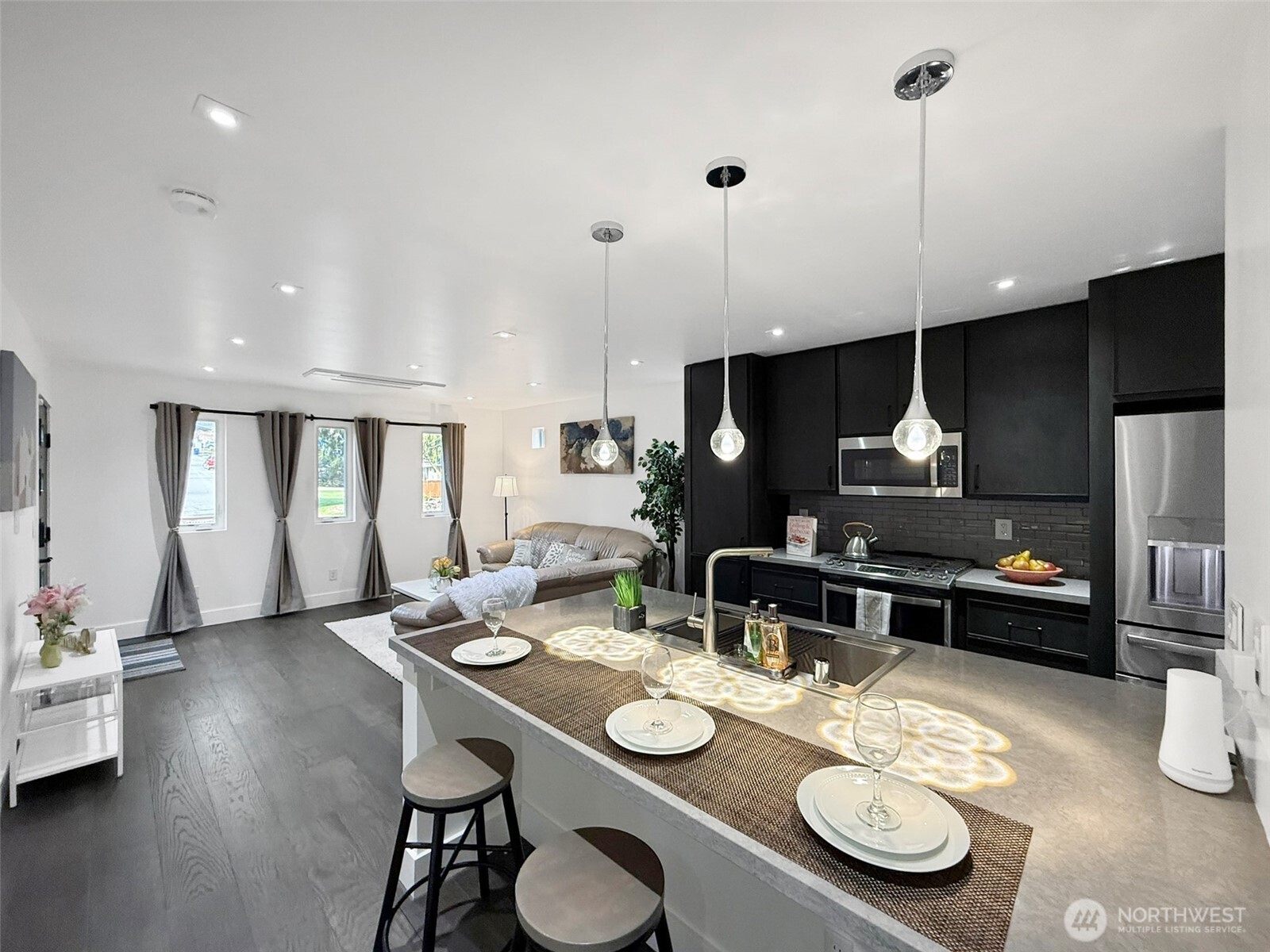 620 Stevens Avenue Northwest Renton, WA 98057 - Photo 4 of 23