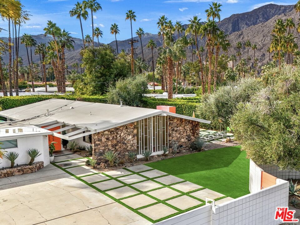 1155 East Mesquite Avenue Palm Springs, CA 92264 - Photo 32 of 32 a view of a backyard