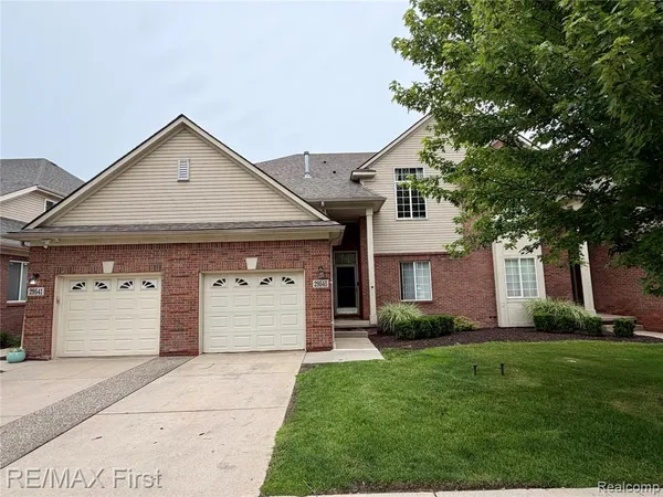 $254,900 | 29541 Woodpark Circle, Warren, MI 48092