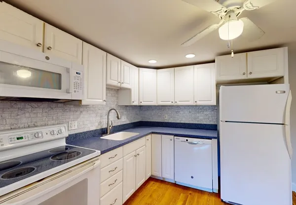 $2,500 | 2 McDewell Avenue, Unit 18, Danvers, MA 01923