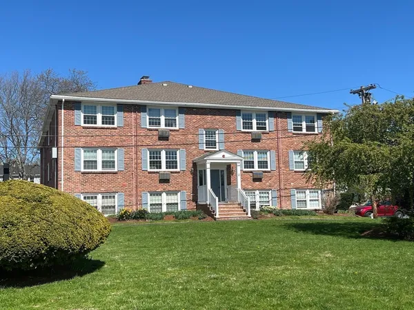 $2,500 | 2 McDewell Avenue, Unit 18, Danvers, MA 01923