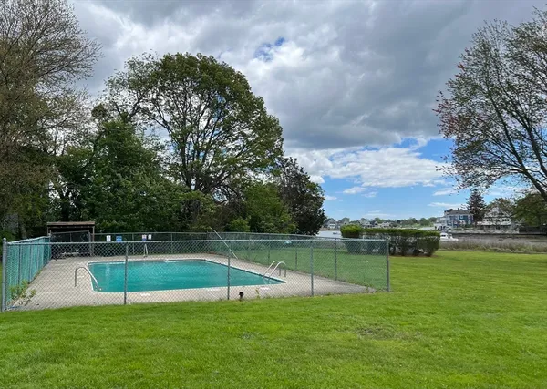 $2,375 | 2 McDewell Avenue, Unit 18, Danvers, MA 01923