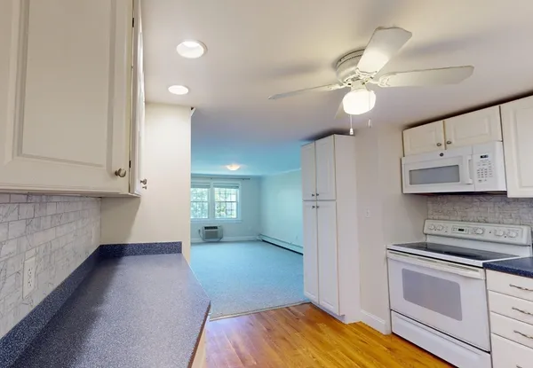 $2,375 | 2 McDewell Avenue, Unit 18, Danvers, MA 01923