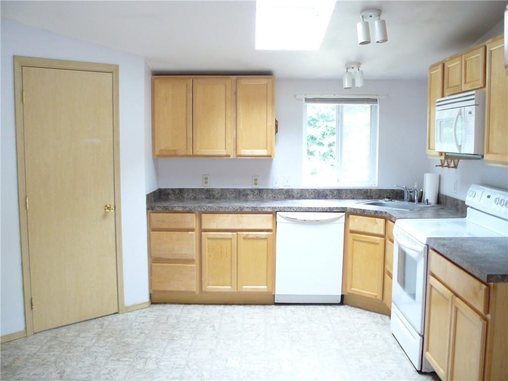 7350 Southeast Roper Lane Olalla, WA 98359 - Photo 5 of 8 Gallery Image 5